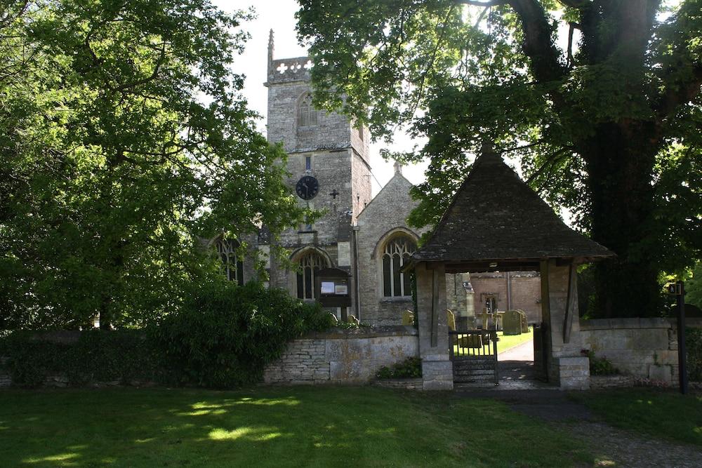 Pettifers Freehouse Hotel Crudwell Exterior foto